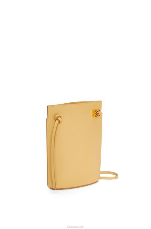 mantequilla oscura bolsillo para dados en piel de becerro clásica Loewe R8J8Z574 mujer