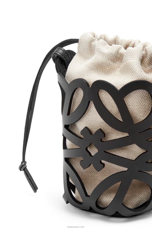 negro/crudo bolsillo con anagrama recortado en piel de becerro clásica y lona Loewe R8J8Z549 mujer