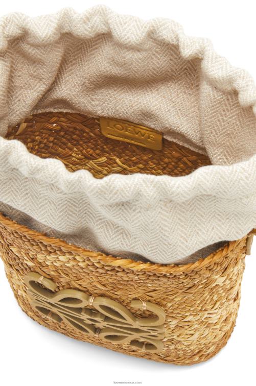 ocre bolsillo cuadrado en palma de iraca y piel de becerro Loewe R8J8Z316 mujer