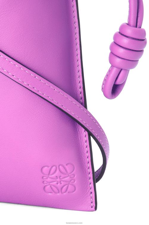 púrpura brillante bolsillo flamenco de piel de becerro napa Loewe R8J8Z295 mujer
