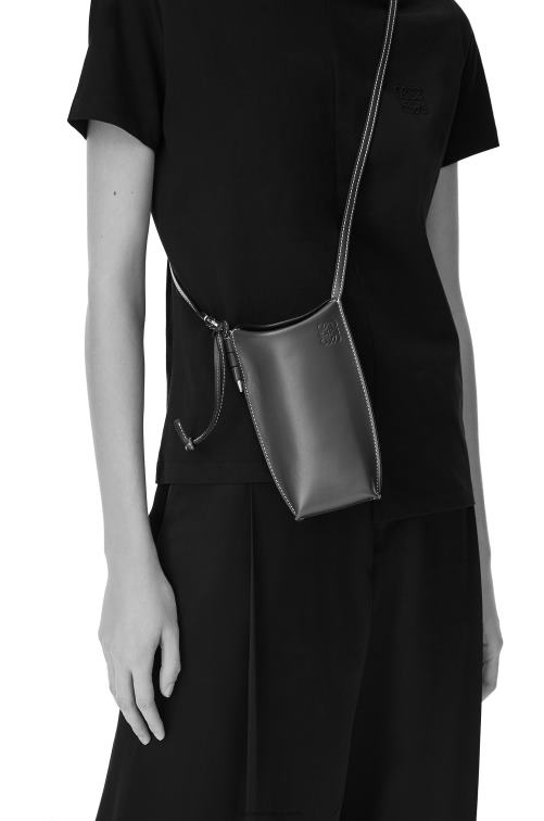 óxido bolsillo de puerta en piel de becerro suave Loewe R8J8Z606 mujer