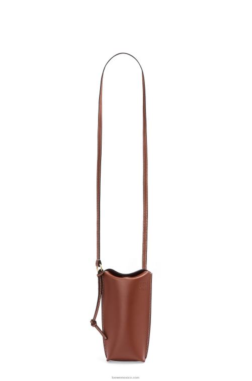 óxido bolsillo de puerta en piel de becerro suave Loewe R8J8Z606 mujer
