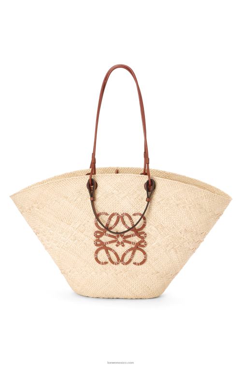 Bronceado natural Bolso cesta anagrama grande de palma de iraca y piel de becerro Loewe R8J8Z17 mujer