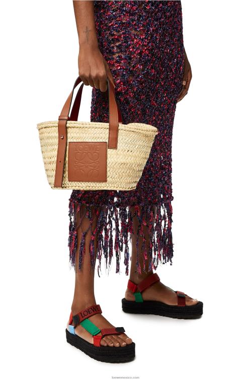 Bronceado natural Bolso cesta pequeño en hoja de palma y piel de becerro Loewe R8J8Z20 mujer