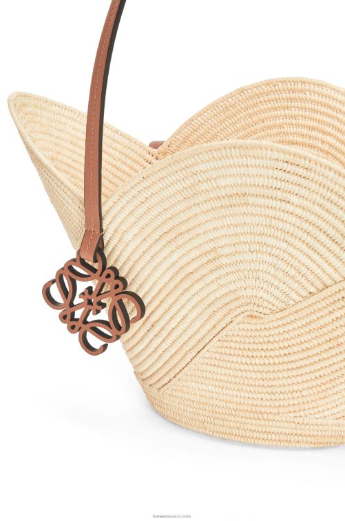 Bronceado natural Bolso cesta petal de rafia y piel bovina Loewe R8J8Z61 mujer