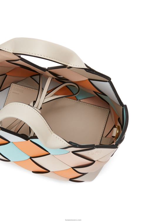 albaricoque/oro bolso basket pequeño sobrante tejido de piel de becerro Loewe R8J8Z105 mujer