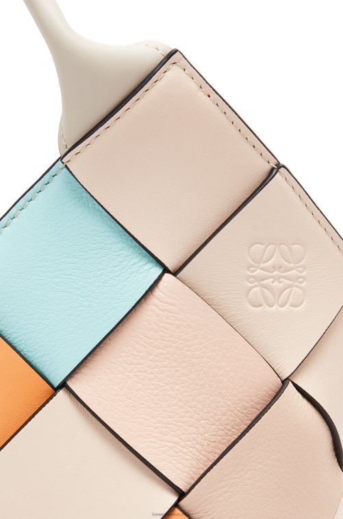 albaricoque/oro bolso basket pequeño sobrante tejido de piel de becerro Loewe R8J8Z105 mujer