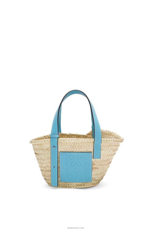 azul claro Bolso cesta pequeño en hoja de palma y piel de becerro Loewe R8J8Z57 mujer