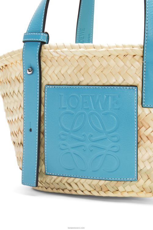 azul claro Bolso cesta pequeño en hoja de palma y piel de becerro Loewe R8J8Z57 mujer