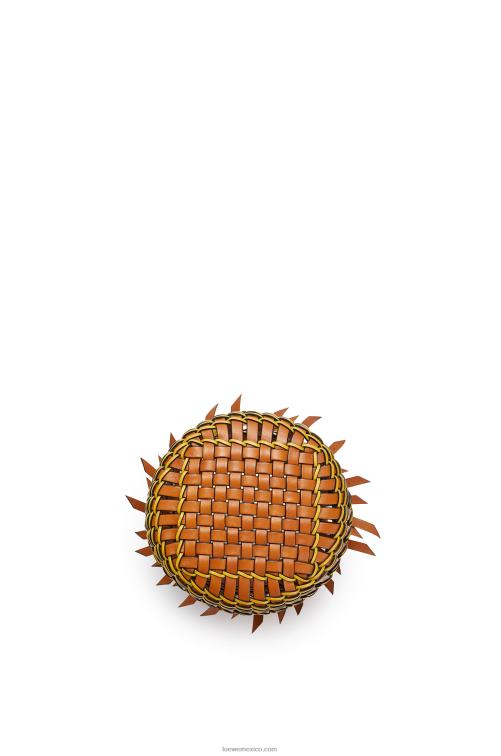 bronceado/amarillo bolso bombonera con flecos de piel de becerro Loewe R8J8Z186 mujer