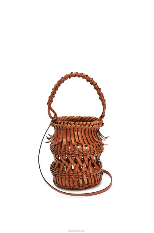broncearse bolso bombonera con flecos de piel de becerro Loewe R8J8Z185 mujer