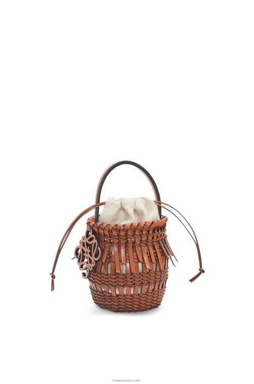 broncearse bolso bombonera pequeño con flecos de piel de becerro Loewe R8J8Z89 mujer