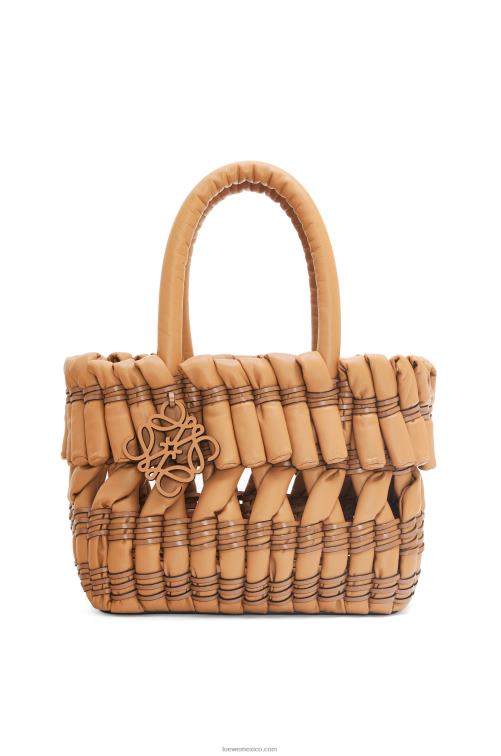 cálido desierto Cesta tubular pequeña de napa de cordero Loewe R8J8Z93 mujer
