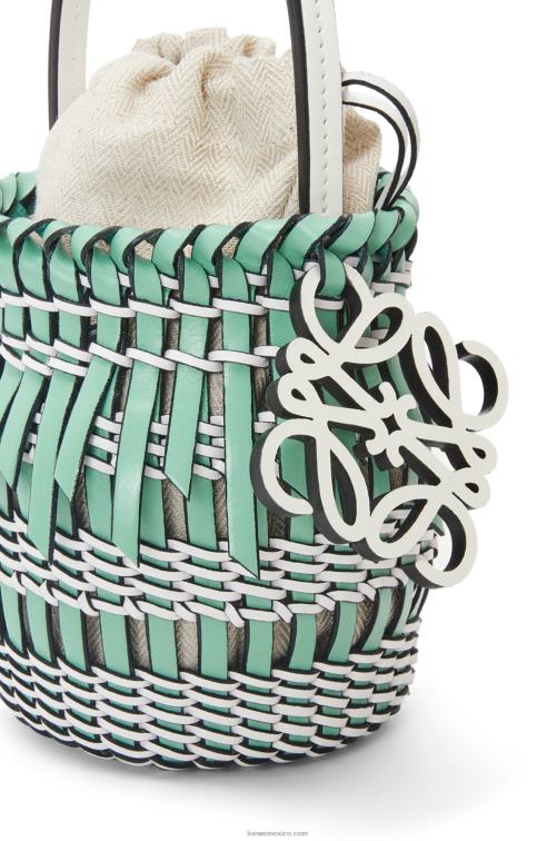 menta fresca/blanco suave bolso bombonera pequeño con flecos de piel de becerro Loewe R8J8Z87 mujer