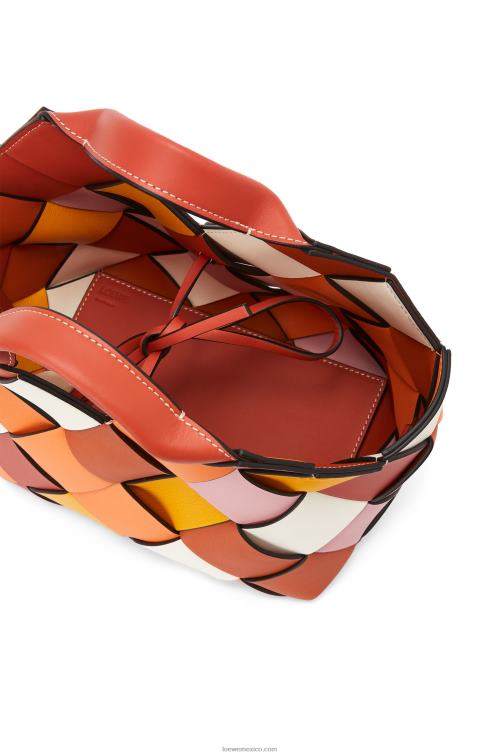 naranja bolso basket pequeño sobrante tejido de piel de becerro Loewe R8J8Z102 mujer