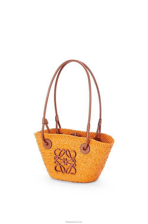naranja/bronceado Bolso cesta mini anagrama de palma de iraca y piel de becerro Loewe R8J8Z97 mujer