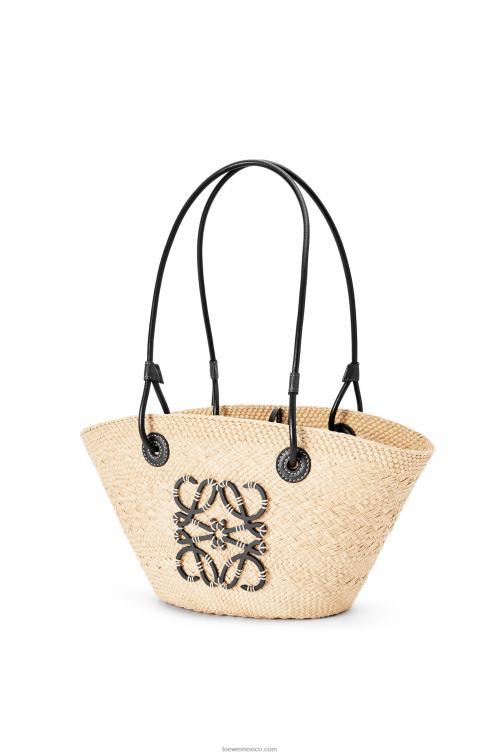 natural/negro Bolso basket pequeño anagram de palma de iraca y piel de becerro Loewe R8J8Z85 mujer
