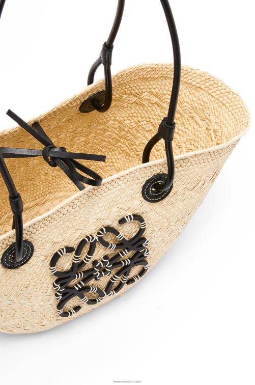 natural/negro Bolso basket pequeño anagram de palma de iraca y piel de becerro Loewe R8J8Z85 mujer