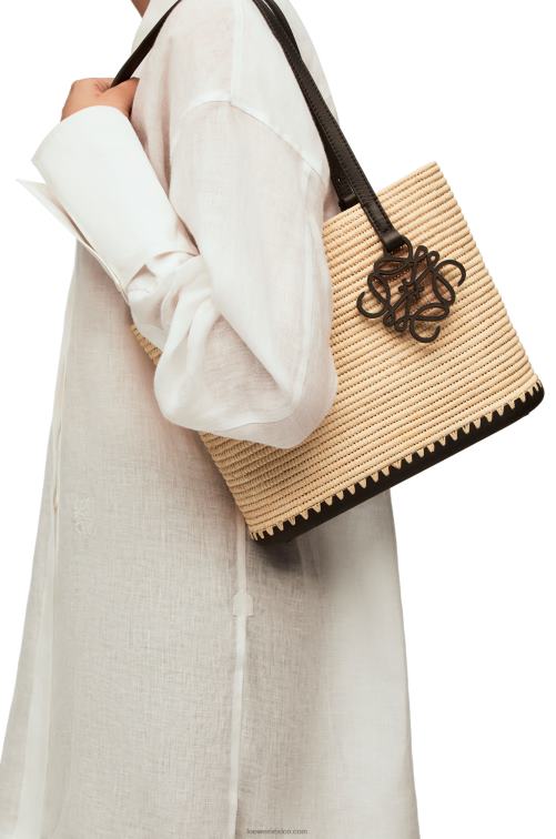 natural/negro Bolso cesta pequeño cuadrado de rafia y caucho Loewe R8J8Z45 mujer