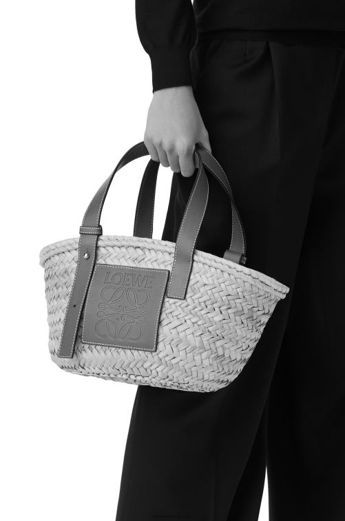 natural/océano Bolso cesta pequeño en hoja de palma y piel de becerro Loewe R8J8Z81 mujer