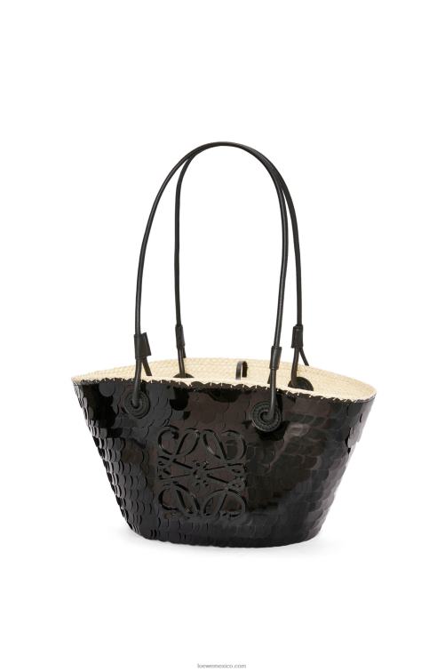 negro Canasta pequeña con anagrama en palma de iraca con lentejuelas y piel de becerro Loewe R8J8Z71 mujer