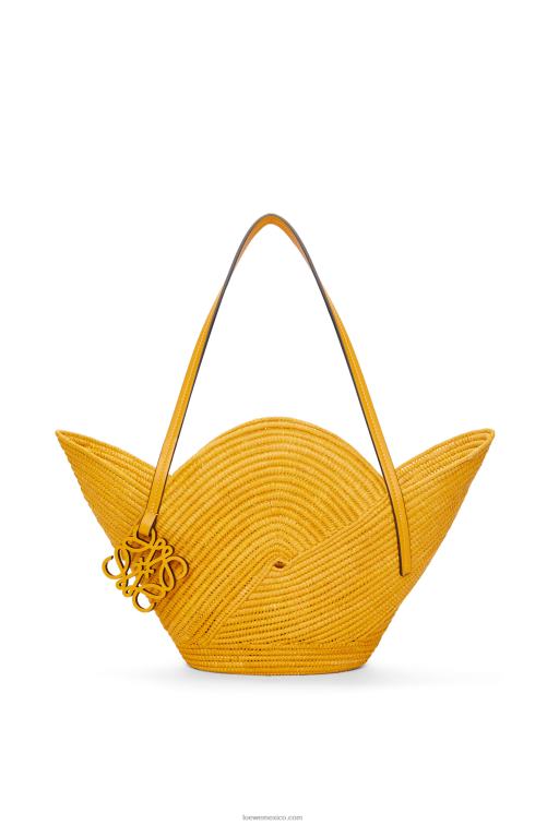 ocre Bolso cesta petal de rafia y piel bovina Loewe R8J8Z40 mujer