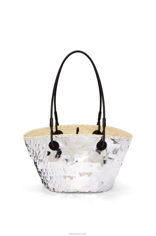 plata Canasta pequeña con anagrama en palma de iraca con lentejuelas y piel de becerro Loewe R8J8Z109 mujer