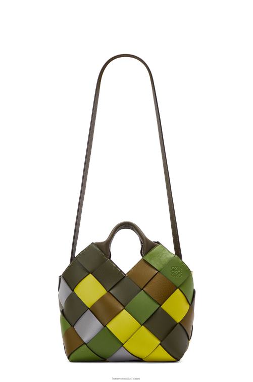 verde bolso basket pequeño excedente de cuero tejido en piel de becerro clásica Loewe R8J8Z103 mujer