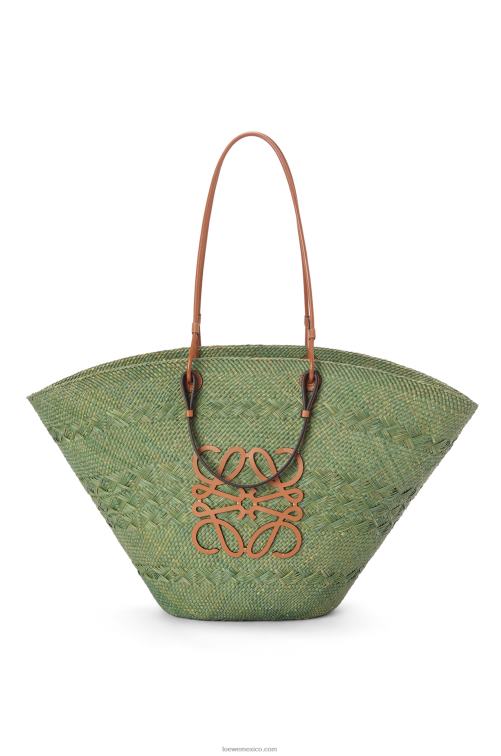 verde/bronceado Bolso cesta anagrama grande de palma de iraca y piel de becerro Loewe R8J8Z65 mujer