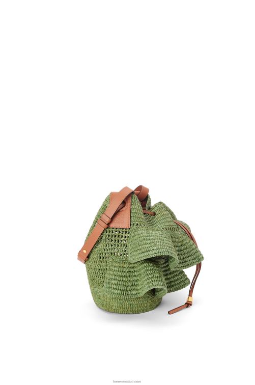verde/bronceado Bolso volantes globo de rafia y piel bovina Loewe R8J8Z66 mujer