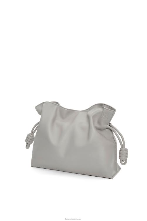 Perla gris bolso de mano flamenco de piel de becerro napa Loewe R8J8Z358 mujer