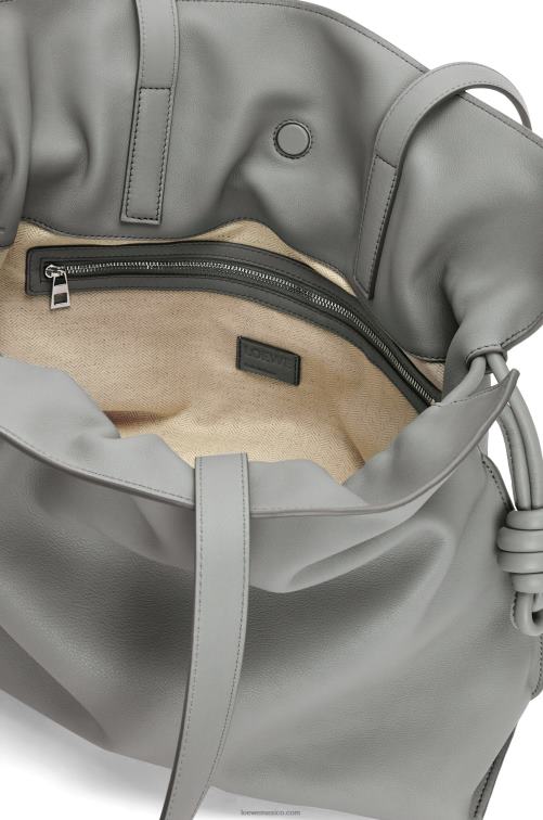 Perla gris bolso de mano flamenco grande de piel de becerro napa Loewe R8J8Z189 mujer