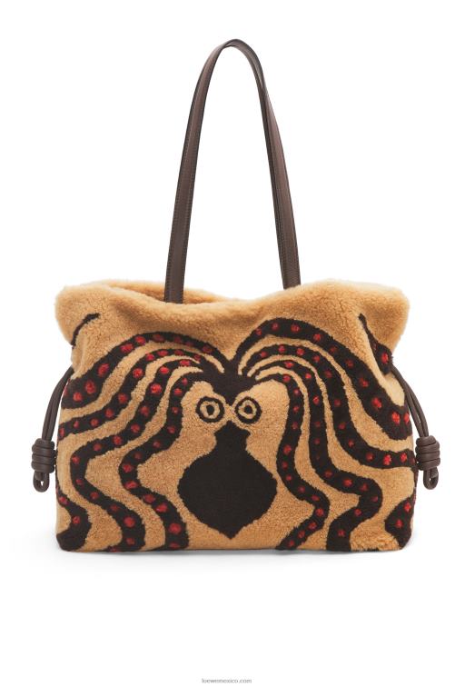 beige/chocolate clutch flamenco xl en borrego Loewe R8J8Z466 mujer