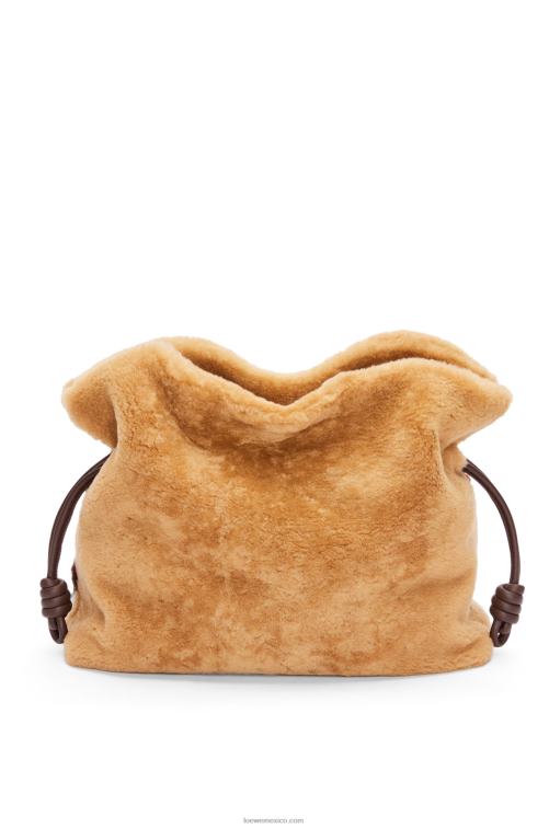beige/chocolate clutch flamenco xl en borrego Loewe R8J8Z466 mujer
