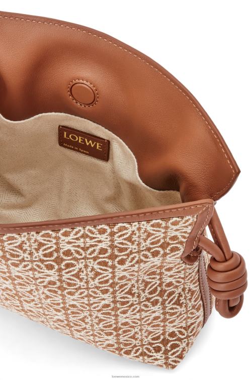 bronceado/pacana mini clutch de flamenca en jacquard anagrama y piel bovina Loewe R8J8Z310 mujer