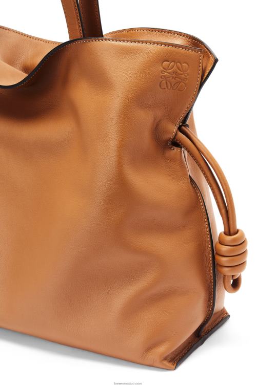 cálido desierto bolso de mano flamenco grande de piel de becerro napa Loewe R8J8Z425 mujer