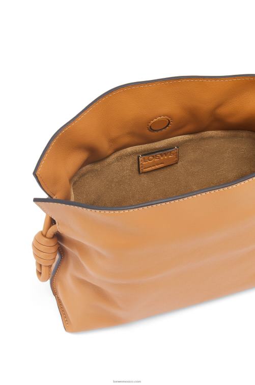cálido desierto bolso de mano mini flamenco de piel de becerro napa Loewe R8J8Z216 mujer