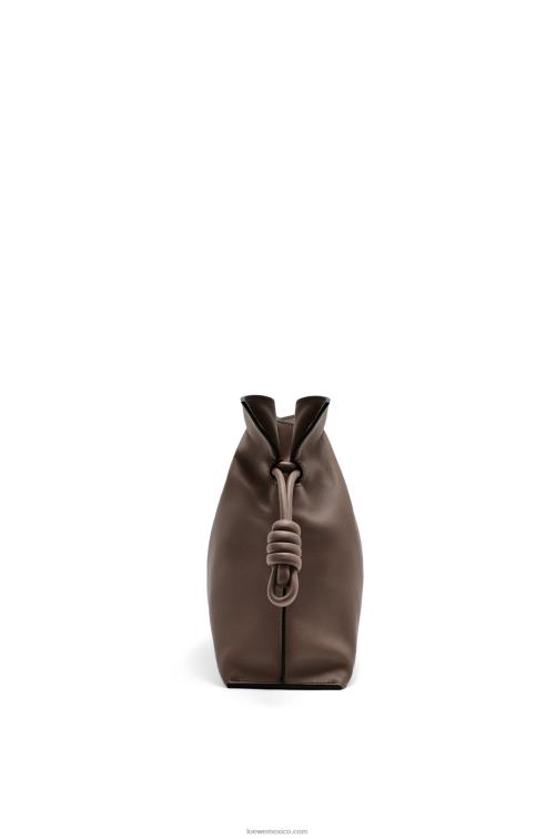 chocolate bolso de mano flamenco de piel de becerro napa Loewe R8J8Z623 mujer