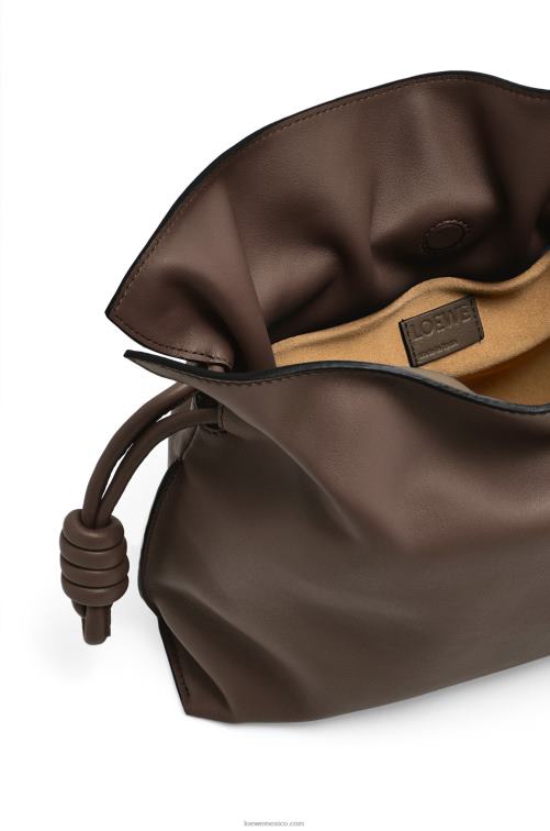 chocolate bolso de mano flamenco de piel de becerro napa Loewe R8J8Z623 mujer
