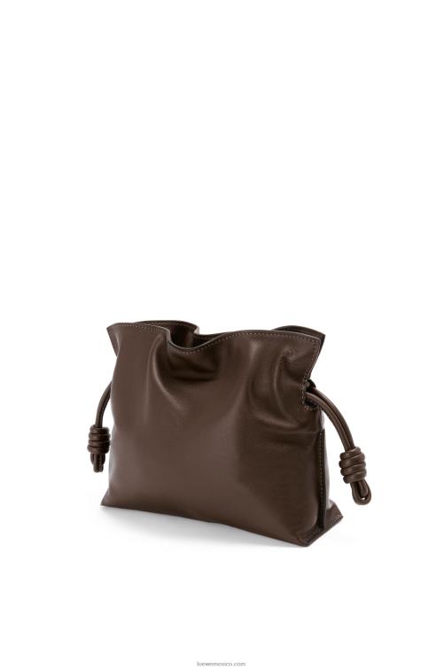 chocolate bolso de mano mini flamenco de piel de becerro napa Loewe R8J8Z555 mujer