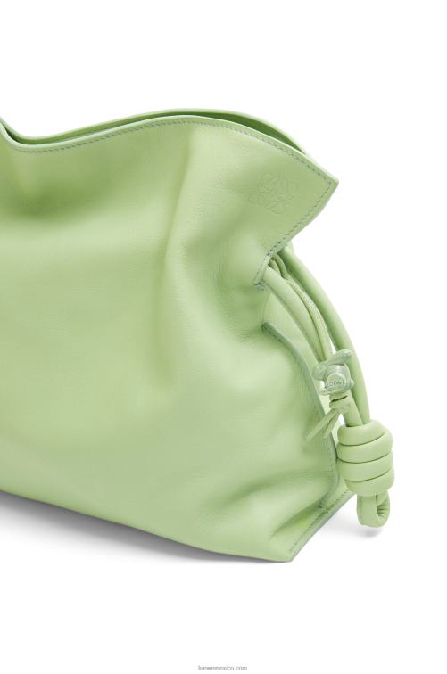 esmalte verde lima bolso de mano flamenco de piel de becerro napa Loewe R8J8Z532 mujer