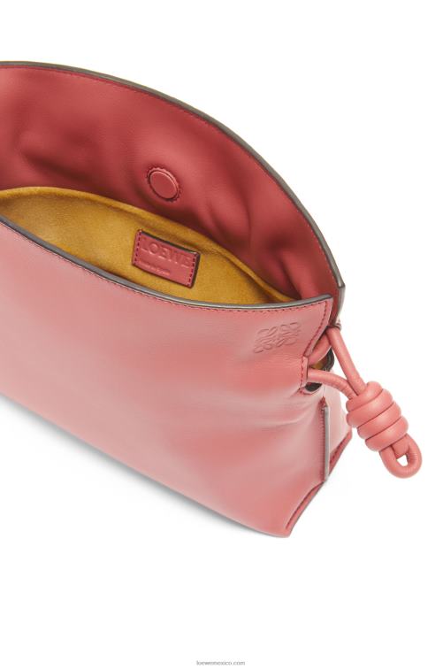 flor de durazno bolso de mano flamenco de piel de becerro napa Loewe R8J8Z447 mujer