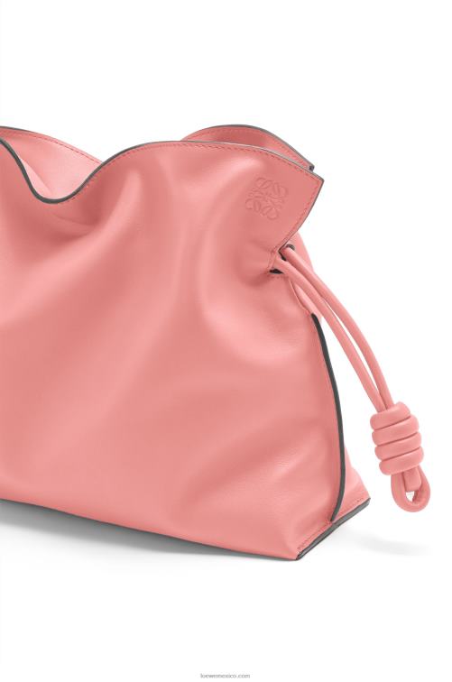 flor de durazno bolso de mano flamenco de piel de becerro napa Loewe R8J8Z447 mujer