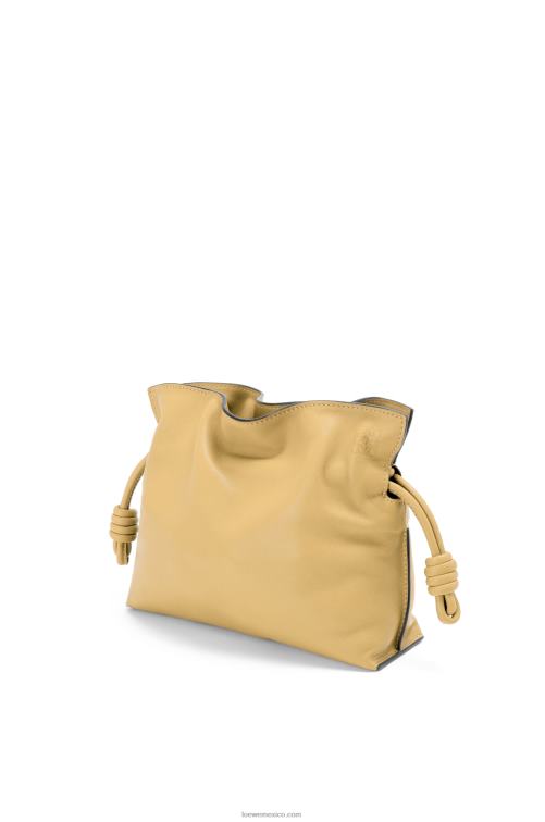 mantequilla oscura bolso de mano mini flamenco de piel de becerro napa Loewe R8J8Z208 mujer