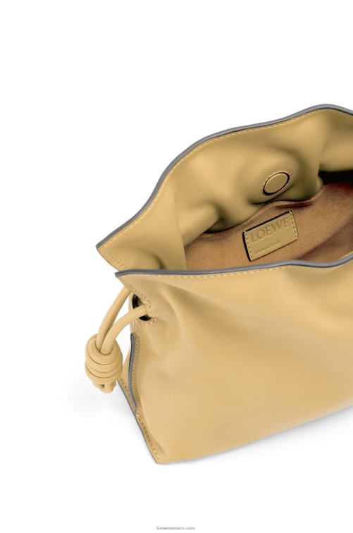 mantequilla oscura bolso de mano mini flamenco de piel de becerro napa Loewe R8J8Z208 mujer