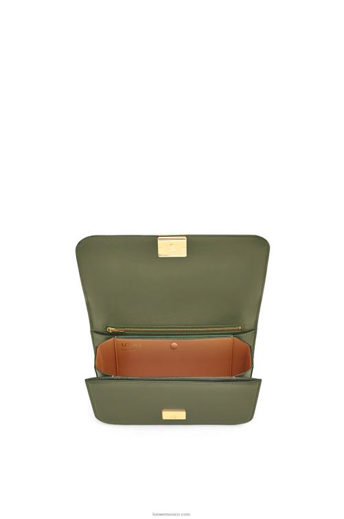 aguacate verde bolso goya en piel de becerro de seda Loewe R8J8Z301 mujer