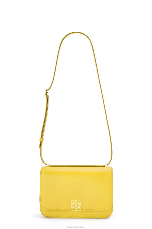 amarillo bolso goya en piel de becerro de seda Loewe R8J8Z302 mujer