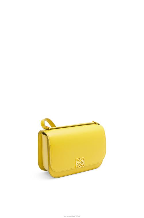 amarillo bolso goya pequeño en piel de becerro de seda Loewe R8J8Z304 mujer