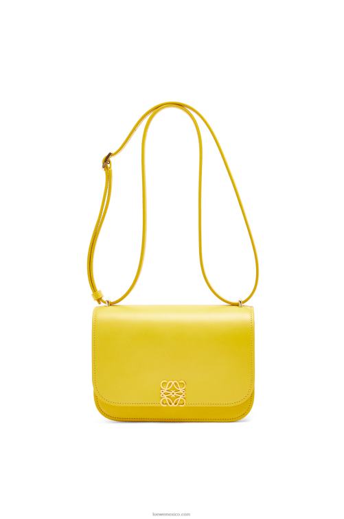 amarillo bolso goya pequeño en piel de becerro de seda Loewe R8J8Z304 mujer