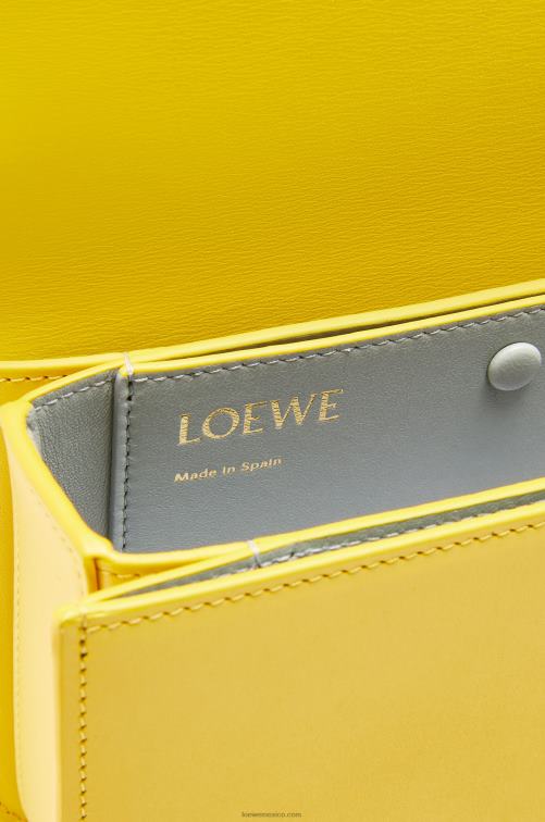 amarillo bolso goya pequeño en piel de becerro de seda Loewe R8J8Z304 mujer